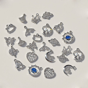 Juego de Dijes de Aleación para Joyería, Mariposa, Planeta, Corazón, Cola de Pez, Corona, Luna, Suministros para Manualidades, Dijes Chapados en Aleación de Zinc para Pulseras - Product Image 1