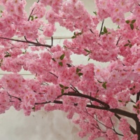 Arbre artificiel à fleurs de cerisier pour les designers et architectes d'intérieur |   Arbres en soie réalistes sur mesure pour projets commerciaux