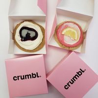 Boîte en papier carrée jetable à motifs colorés, nouveau style, la plus vendue, personnalisable pour donuts, pains et macarons