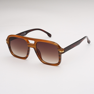 Gafas de Sol de plástico OEM para hombre recién llegadas con protección UV400 colores Pantone disponibles - Product Image 1