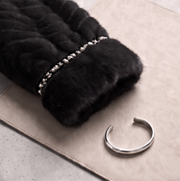 Manteau mi-long en fausse fourrure de vison gris foncé pour femme, col montant en vison ondulé doré, orné de perles faites à la main, vêtement d'extérieur de luxe chaud pour l'hiver
