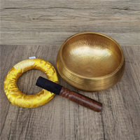 Cuenco tibetano de latón dorado hecho a mano en Nepal con diseño grabado para yoga, meditación y decoración del hogar
