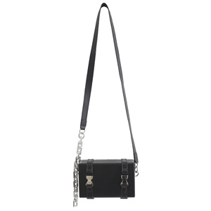 Mini sac bandoulière carré noir uni avec chaîne, sac de téléphone structuré pour femme, idéal pour les tenues quotidiennes - Product Image 5