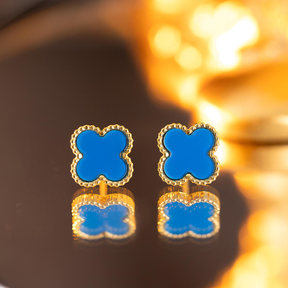 ตุ้มหูรูปโคลเวอร์สีน้ำเงินสีชมพู