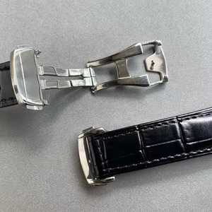 นาฬิกาข้อมือผู้ชายระบบออโตเมติก รุ่น Superior Horological Art Hour Vision หน้าปัดสีเงินเทาแบบมีร่อง ตัวเรือนเหล็ก 316L สายหนังสีดำ พร้อมฟังก์ชั่นวันที่ - Product Image 5