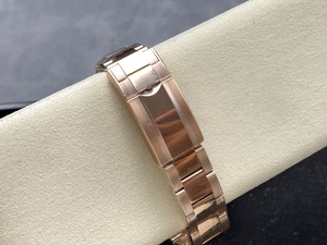 Reloj de lujo personalizado de la fábrica EWE con esfera de hierro tigre GMT 3285 de 40 mm, movimiento mecánico superior, acero inoxidable y cristal para hombre. - Product Image 6