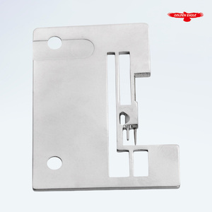 Placa de Agujas Golden Eagle 550445-452 <span class=keywords><strong>para</strong></span> Máquinas de Coser <span class=keywords><strong>Overlock</strong></span> de Cinco <span class=keywords><strong>Hilos</strong></span> Serie 14U de <span class=keywords><strong>Singer</strong></span> - Product Image 6