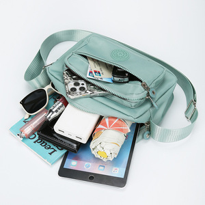 Vente en gros de tissu en nylon petit sac carré pour femmes sac de voyage durable coloré durable mère sac messager à poche zippée multicouche - Product Image 5