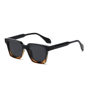 Hot <span class=keywords><strong>vogue</strong></span> grandes lunettes carrées uv400 mode lunettes <span class=keywords><strong>de</strong></span> <span class=keywords><strong>soleil</strong></span> cadres hommes femmes personnalisé propre logo classique lunettes <span class=keywords><strong>de</strong></span> <span class=keywords><strong>soleil</strong></span> <span class=keywords><strong>de</strong></span> luxe - Product Image 4