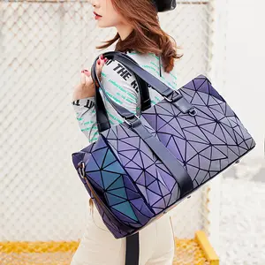 2024 New Largest model classy reflective fashion women travel bag