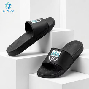 Sandali <span class=keywords><strong>da</strong></span> <span class=keywords><strong>uomo</strong></span> L&J personalizzati con logo 3D, in PVC martellato di alta qualità, <span class=keywords><strong>ciabatte</strong></span> firmate all'ingrosso con soluzioni di branding e MOQ basso - Product Image 2