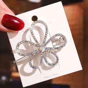 Nouveau design tendance Pinces à cheveux avec nœud en diamant Épingles à cheveux de printemps pour femmes Accessoires de cheveux en alliage électrolytique