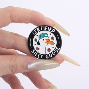 <span class=keywords><strong>In</strong></span> My Silly Goose Era Épingle en émail dans une humeur idiote Goosey Certifié Oie idiote Broche drôle Badge de revers Bijoux Cadeaux pour amis - Product Image 4