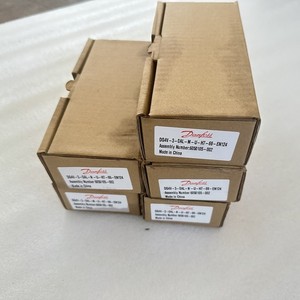 DG4V-3-0AL-M-U-H7-69-EN124 โซลินอยด์ควบคุมทิศทางสำหรับเครื่องฉีดพลาสติก - Product Image 4