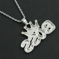 Nouveau style Hip hop chaîne torsadée avec alliage et diamant couronne lettre boss collier pendentif