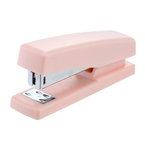 Agrafeuse Comix, capacité de 20 feuilles, B3113, usage bureau et étudiant, plastique rose - Product Image 1