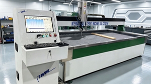 Console de commande CNC pour machine de découpe industrielle à jet d'eau, unité de pompe 380V 37kW, haute sécurité, précision 0,1 mm, usage intensif, garantie 1 an - Product Image 4
