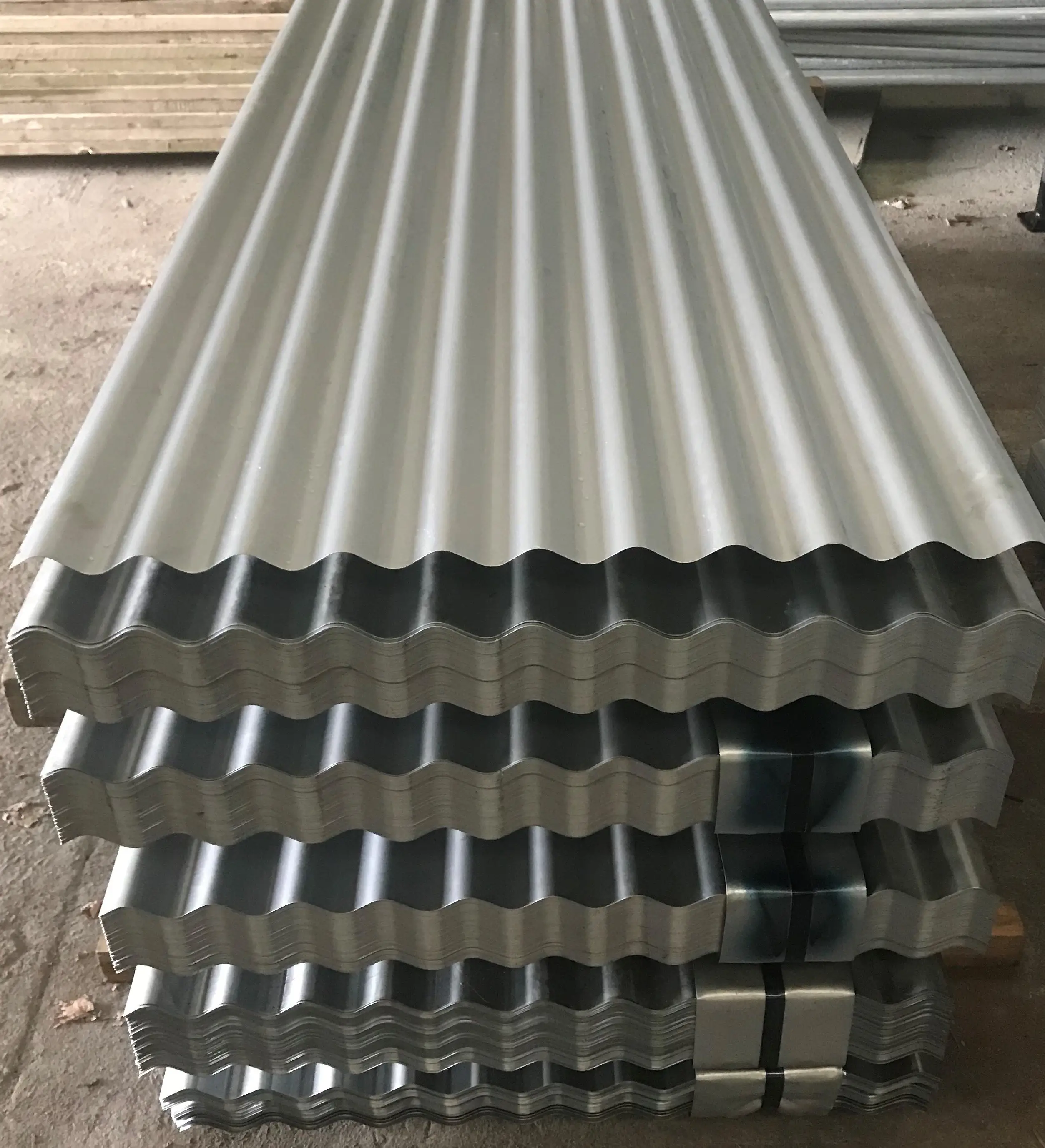 Çin tedarikçisi 20G 40G 60G 28 ölçer çinko kaplı demir Metal galvanizli oluklu çelik çatı kaplama levhası