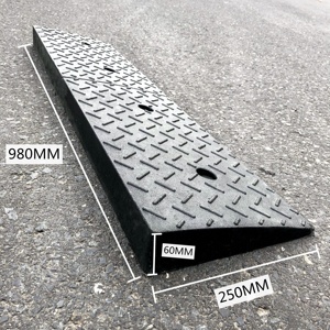 980*250*60mm prezzo economico elettrico triangolare Kerb zerbino rampa Mat <span class=keywords><strong>auto</strong></span> <span class=keywords><strong>Step</strong></span> Cushion Curb rampa