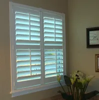 LongTai Australie stores en vrac Australie style baie vitrée coulissante en bois véritable volets de plantation en bois blanc couleur persienne