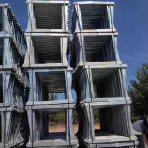 Pince à poutre galvanisée réglable 200-400mm Pince à poutre réglable en acier de style moderne pour coffrage de poutre transversale en béton - Product Image 1