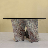 Table basse en marbre à emboîtement angulaire Dream Home, plateau en verre plat, cadre en marbre sculptural unique