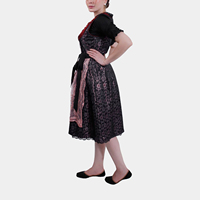 Robe traditionnelle Dirndl pour femme, noire et rouge, avec tablier en dentelle, corsage ajusté, longueur genou, coupe trapèze, ensemble vintage pour festival