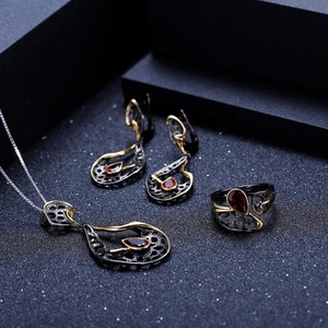 <span class=keywords><strong>Anello</strong></span> in Argento Sterling 925 con <span class=keywords><strong>Granato</strong></span> <span class=keywords><strong>Rosso</strong></span> Naturale Placcato Nero, Gioielli all'Ingrosso per Donne di Abiding Fashion - Product Image 5