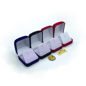 Yerllsom Scatola Portagioie Personalizzata Semplice Portatile Piccola in Smalto Morbido Romantica Dolce per Anello di Fidanzamento, Confezione Promozionale per Spilla da Bavero - Product Image 4