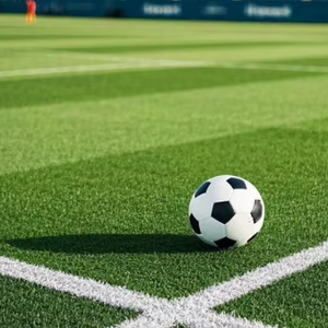 Césped Artificial de Fútbol de Alta Densidad, Resistente al Fuego, de PE+PP, 5 Años de Vida Útil, Relleno de Goma Impermeable, Duradero para Gimnasio/Escuela - Product Image 1