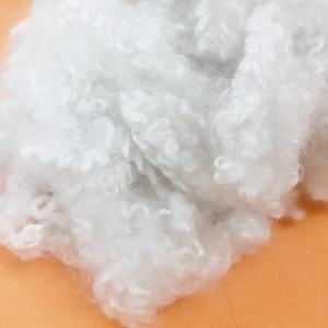 Fibra cortada de poliéster 100% de alta calidad reciclada HCS/HC/HS precio competitivo para relleno de almohadas huecas conjugadas para girar - Product Image 3