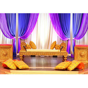 Sofá de diseño dorado con espalda descubierta para Mehndi, conjunto de sofá con espalda descubierta con función árabe Mehndi, conjunto de muebles con espalda descubierta para escenario musulmán - Product Image 1