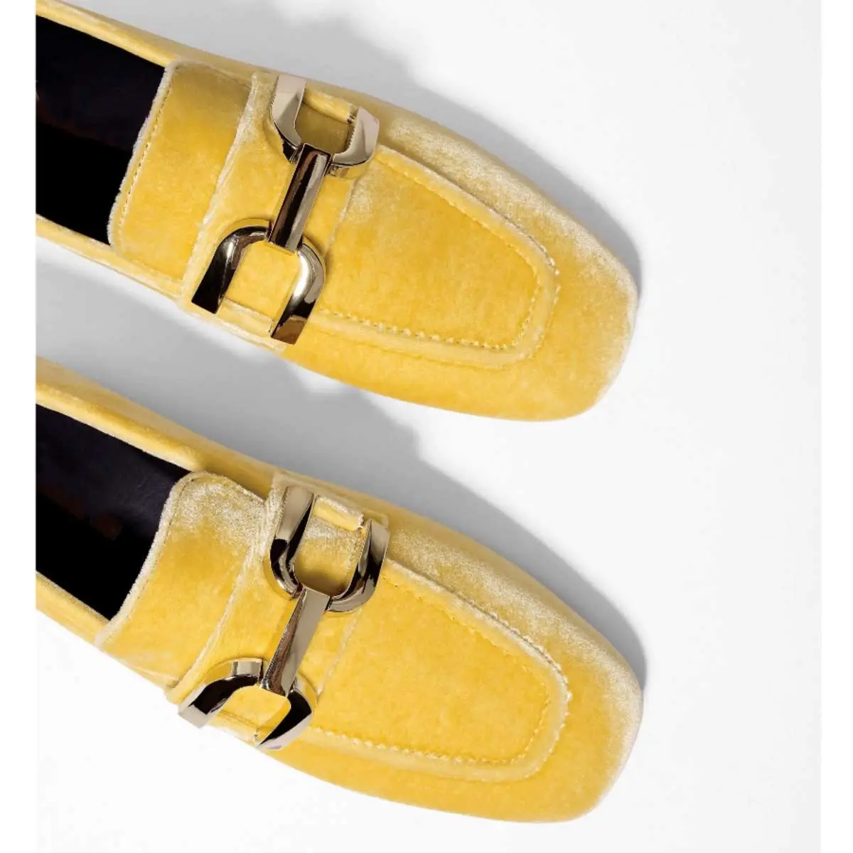 女性のためのイタリアのシルクベルベットローファー2023新しいスタイルの英国スタイルの小さな革フラット本革の靴