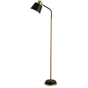 Lampe sur <span class=keywords><strong>pied</strong></span> en aluminium de style nordique avec lumière à intensité variable, design luxueux - Product Image 1