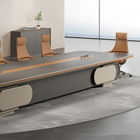 Table de réunion de direction de grande taille en placage de bois de qualité E0, table de conférence moderne de luxe avec prises électriques