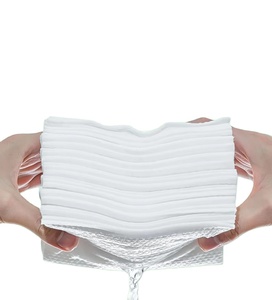Lingettes pour bébé Bc Babycare Cloud Moist, 6 paquets, emballées individuellement, format de poche, ultra épaisses, 99% d'eau, non parfumées, hypoallergéniques - Product Image 4