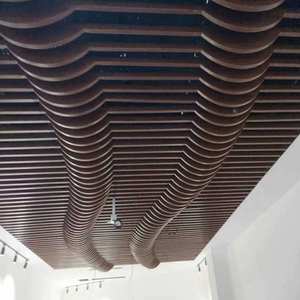 Décoration de <span class=keywords><strong>plafond</strong></span> de couloir intérieur Panneaux de <span class=keywords><strong>plafond</strong></span> en aluminium ondulés 3d aspect bois <span class=keywords><strong>Lames</strong></span> à lamelles en métal Conception de <span class=keywords><strong>faux</strong></span> <span class=keywords><strong>plafond</strong></span> Pop - Product Image 2