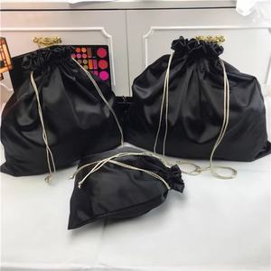 Sac à talons de <span class=keywords><strong>danse</strong></span> noirs personnalisé avec cordon de serrage, sac <span class=keywords><strong>latine</strong></span> en nylon, sac cosmétique imperméable en nylon - Product Image 1