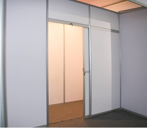 Panel de exhibición de <span class=keywords><strong>madera</strong></span> envuelto en PVC duradero para stand de exhibición de ferias estándar <span class=keywords><strong>3x3</strong></span> - Product Image 1