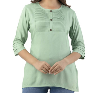 Tenue décontractée pour femmes, hauts parfaits pour un port décontracté, avec un look lumineux et un style simple - Product Image 1