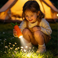 Nouvelle Arrivée Lampe Torche Porte-clés Rechargeable en Forme de Carotte, Mignonne Lampe de Nuit LED en Silicone pour Enfants, Idéal Cadeau