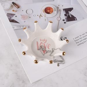 Dehua <span class=keywords><strong>gioielli</strong></span> in ceramica bianca espositore porta anello moderno a forma di <span class=keywords><strong>corona</strong></span> orecchini collana bracciali portagioie in ceramica - Product Image 6