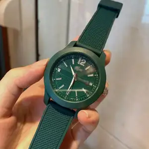 Fabbrica In magazzino 2022 ultimo Design orologio da polso uomo cinturino In Silicone nero orologio sportivo al quarzo orologio da polso per uomo marca