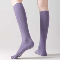 Haute qualité professionnel personnalisé genou-haut Yoga Pilates chaussettes coton Grip Standard solide Pilates chaussettes taille unique jetable