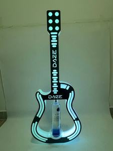Leuchtender LED-Acryl-Gitarrenförmiger Flaschenpräsenter für <span class=keywords><strong>Donjulio</strong></span> Tequila, Wodka, Whiskey, Wein, Miami Lounge - Product Image 6
