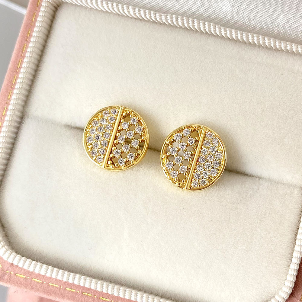 หินสีขาวชุบทอง 18K