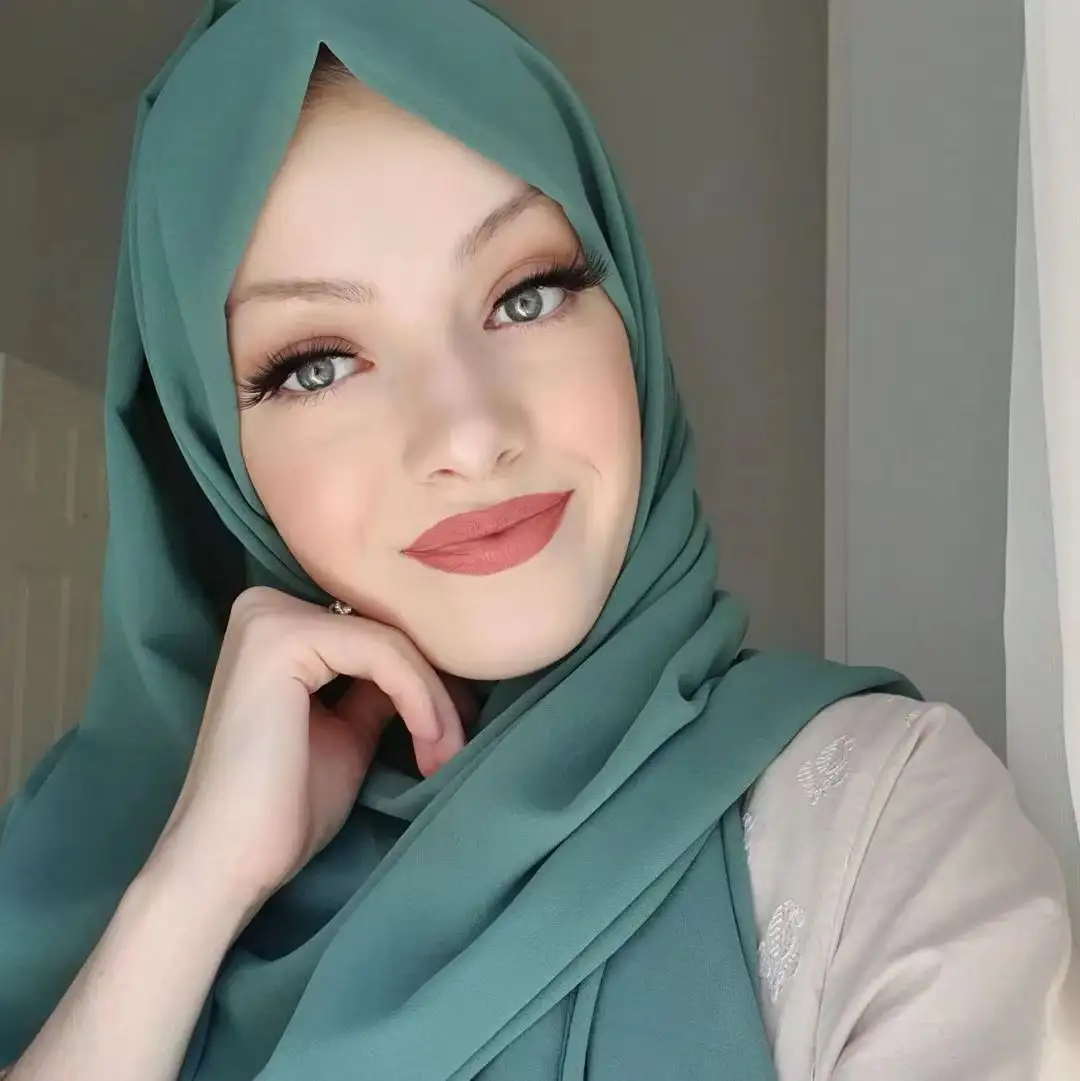 Großhandel Plain Chiffon Schal Hijab mit ordentlichen Nähten muslimischen Frauen Chiffon Schals Farben verfügbar neue Farben Release