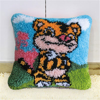 Animal Cartoon Handmade Eco-Friendly Yarn Latch Hook Pillowcase Kit for Adults & Children Beginner Friendly Home Hotel Decor