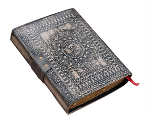 Diario de Cuero con Tapa Dura Triple Luna, Grimoire Grabado, A5, 200 Páginas, Papel Antiguo, Cuaderno Gótico Vintage, Diario de Escritura - Product Image 2