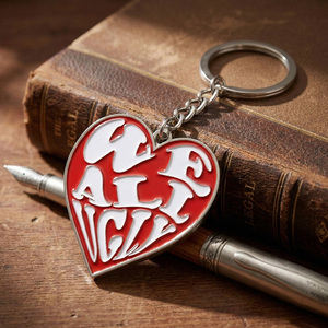 Llavero <span class=keywords><strong>de</strong></span> Metal con Forma <span class=keywords><strong>de</strong></span> Corazón, Esmaltado, <span class=keywords><strong>de</strong></span> Aleación <span class=keywords><strong>de</strong></span> Zinc, Plateado, Personalizado con Logotipo o Letra, para Regalos y Recuerdos - Product Image 3